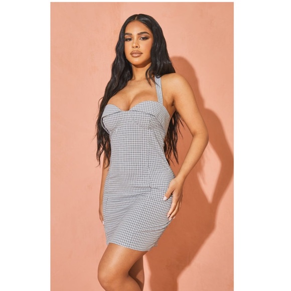 PrettyLittleThing Dresses & Skirts - NWT PrettyLittleThing Petite White Halterneck Gingham Midi Dress